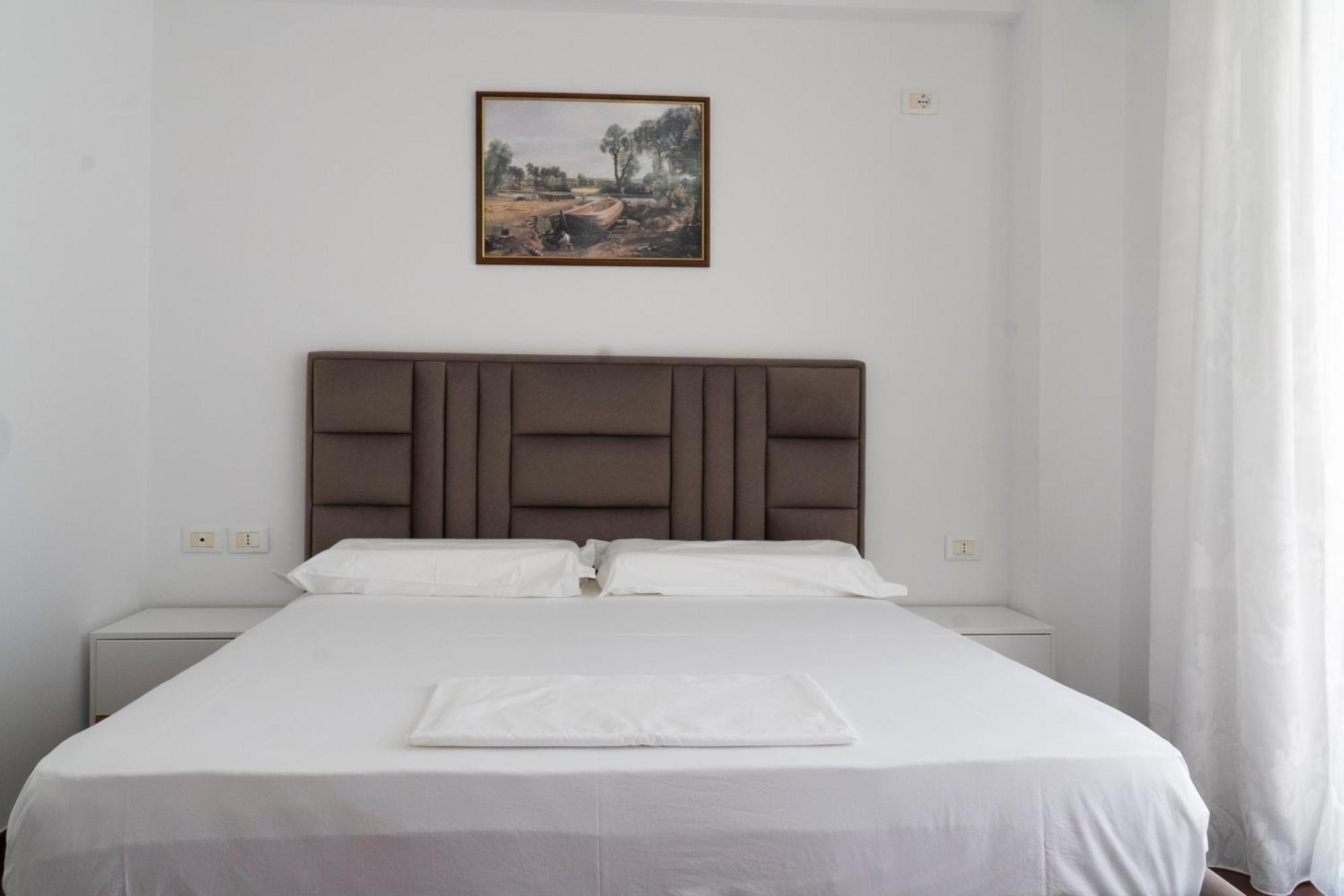 Center Sea View Sarandë Exterior foto